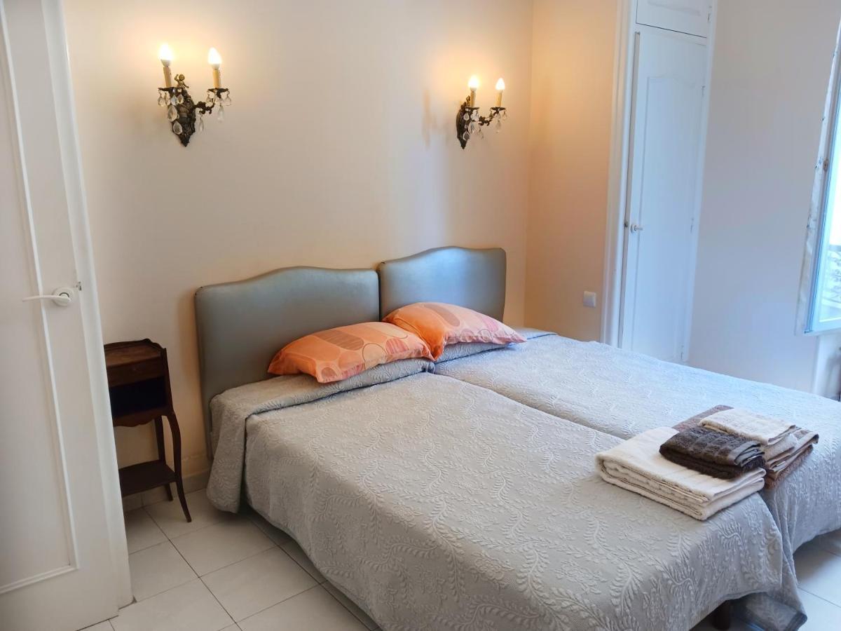Large 2br Sunny 20 Meter Terrace Parking Shops Appartement